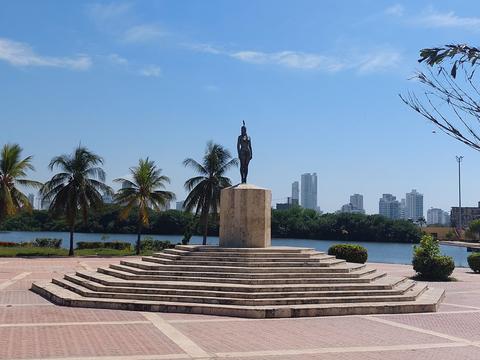 Monumento India Catalina